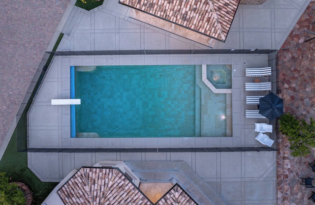 Villa Allegria-Pool/Spa Basketball, Sleeps 8!