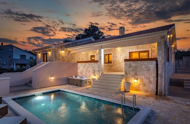 Villa Alora