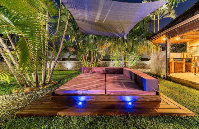 Villa Ambassador - 5* - De 4 à 20 personnes, villa de 300m², piscine, jacuzzi.