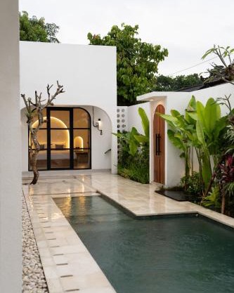 Villa Amerta Stynn - Stylish 2BR Tropical Retreat Villa near Kelating Beach