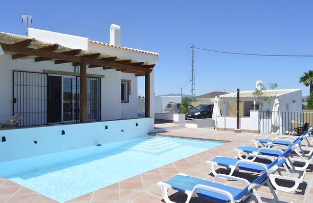 Villa "Ana" avec piscine, terrasses, jardin, Wi-Fi et climatisation