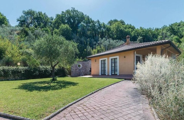 Villa Anna à Bettona, Pérouse, avec piscine et court de tennis