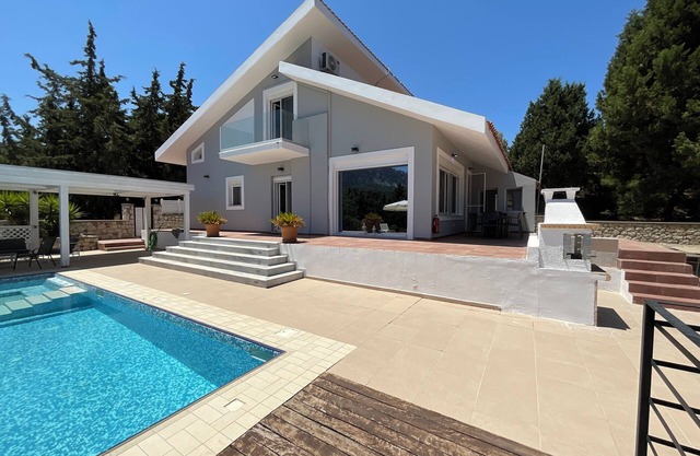 Villa APHRODITE, la villa idéale avec piscine pour des vacances réussies
