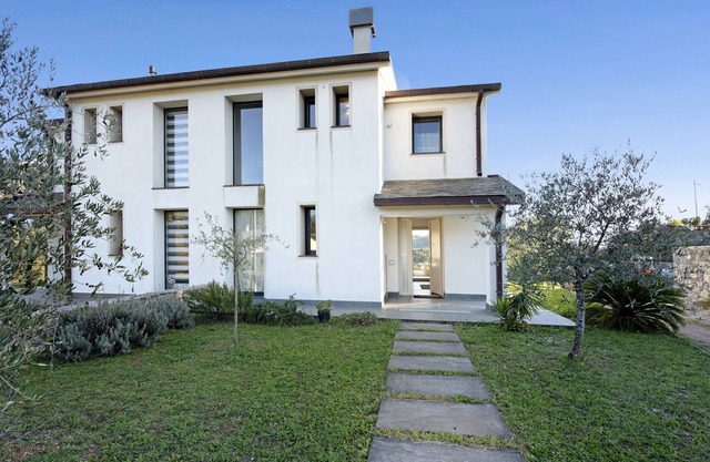 Villa Asia Luce, immergée dans la campagne ligure avec jardin privé