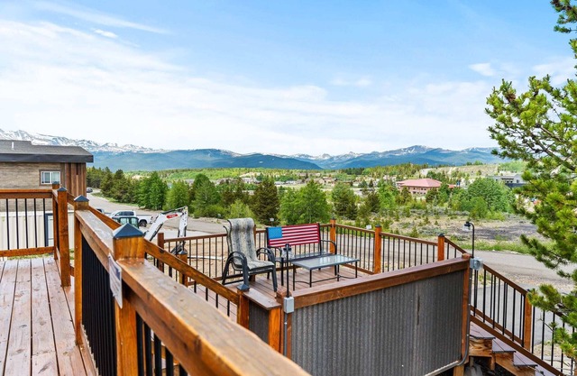 Villa at Treeline with Hot Tub