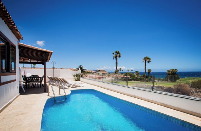 "Villa Atlantico" près de la plage avec piscine privée, Wi-Fi, climatisation, terrasse et jardin