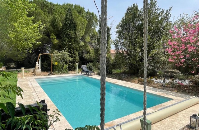 Villa au calme avec piscine et sauna
