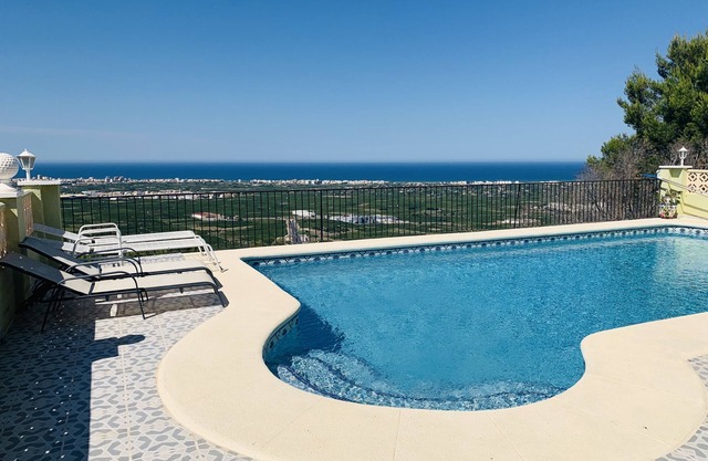 Villa avec vue et piscine, 4-6 personnes, sur les hauteurs d’Oliva, Costa blanca