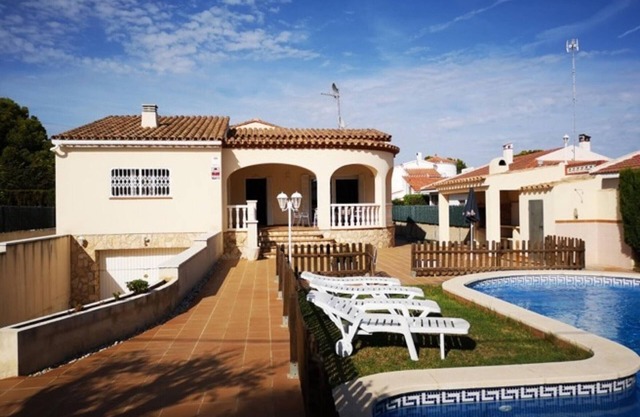 Villa Familiale avec Piscine Privée, Proche Plage à L'Ametlla de Mar