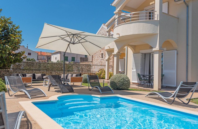 Villa Bašić (V8801-K1) - Pirovac