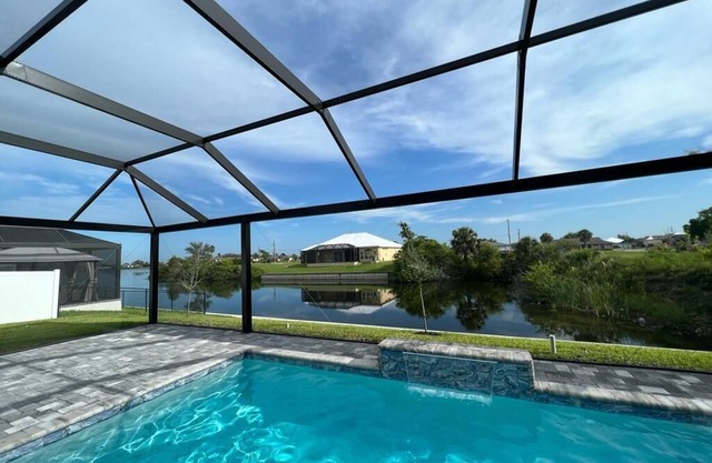 Villa Ballerina with heated pool and magnificent view down the Arrowhead Canal