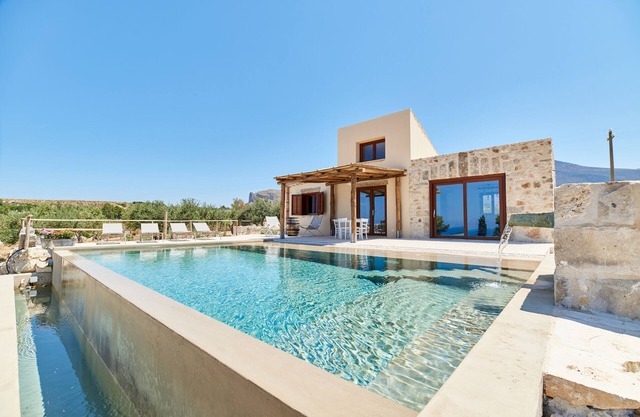 WWW.BAGLIORIDISICILIA.COM - LAST MINUTE MARCH/APRIL - LUXURY VILLAS WITH POOL!!!