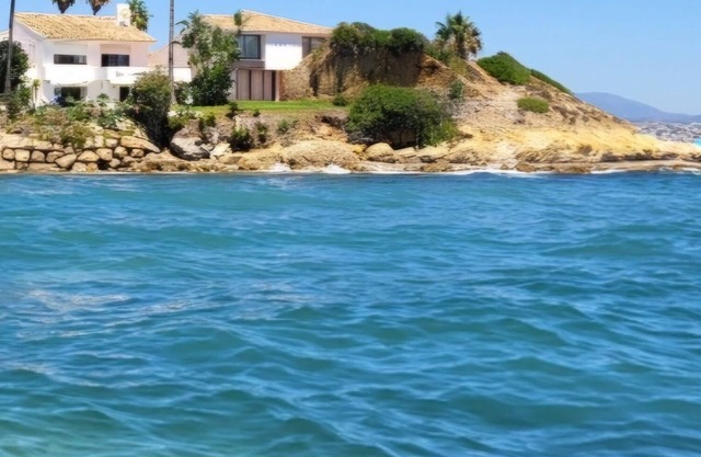 Villa "Beachfront" avec vue sur la mer, Wi-Fi et climatisation