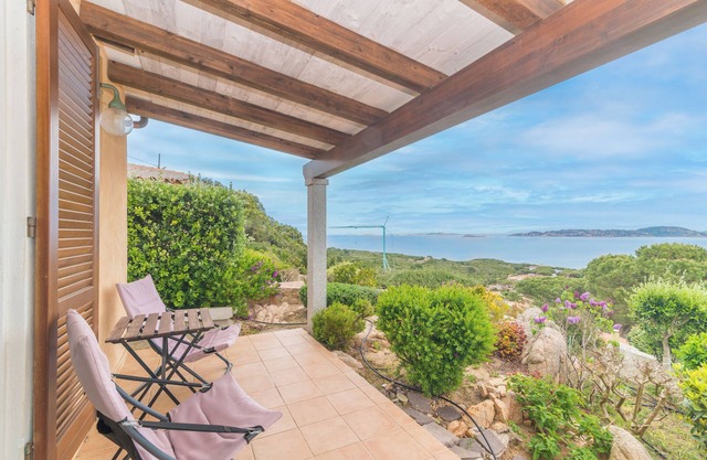 Villa "Bella" avec vue sur la mer, 2 terrasses et A/C