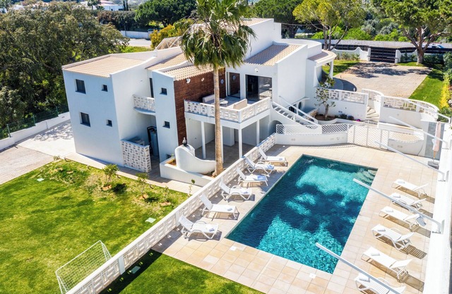 Villa "Belo Horizonte" avec piscine privée, jardin et Wi-Fi
