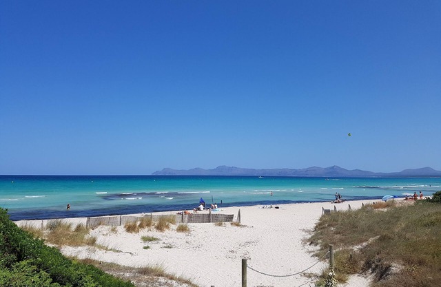 La Villa Bugambilia est à seulement 50 mètres d'une longue plage de sable.