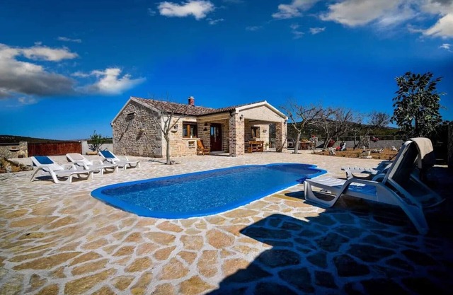Villa Callista with pool