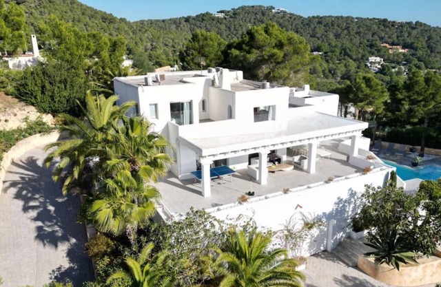 Villa Cap M - Five Bedroom House, Sleeps 10
