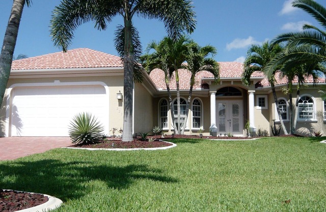 Villa'Cape Florida »avec piscine chauffée / spa sur un canal large d'accès Golfe