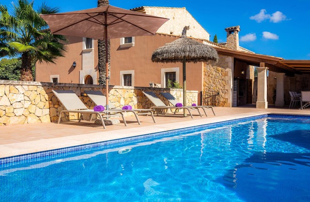 Villa "Cas Cuni" avec Piscine, Terrasse & Wi-Fi