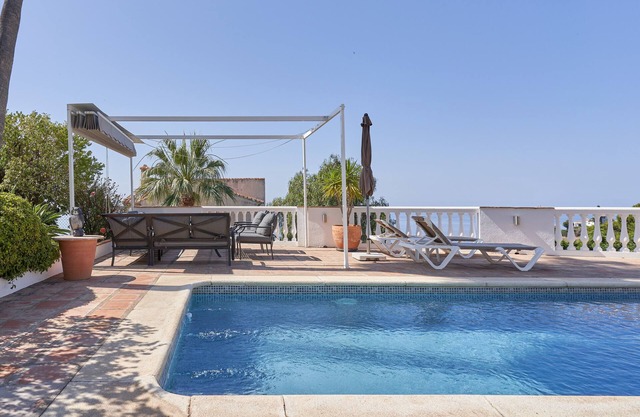 Villa "Casa Bonita" avec vue imprenable et piscine chauffée