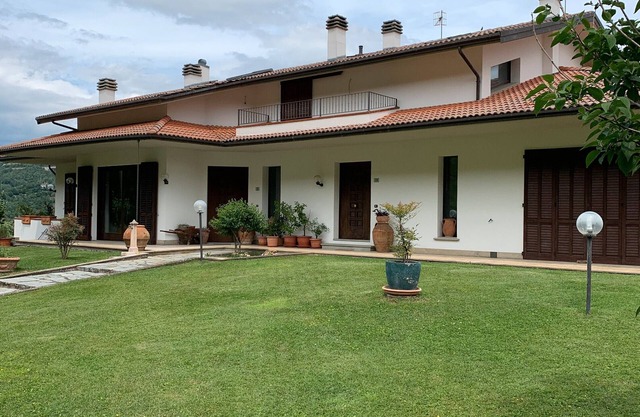 Villa 'Casa Di Eli E Matte' avec vue sur les montagnes, jardin privé et Wi-Fi