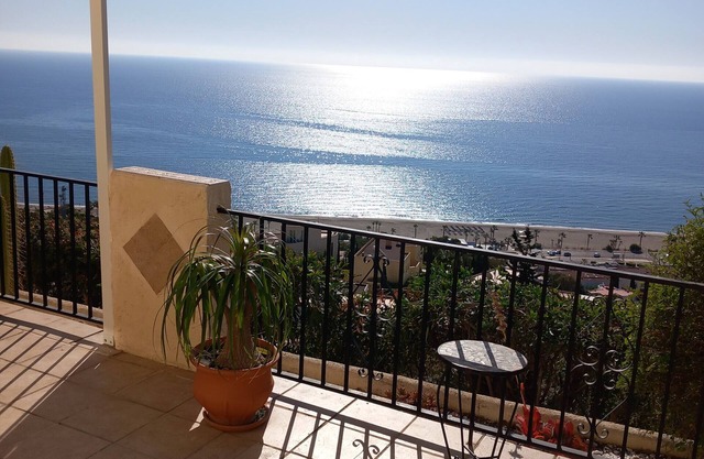 "Villa Casa Pinosierra" avec vue sur la mer, piscine, Wi-Fi, jardin et terrasse.