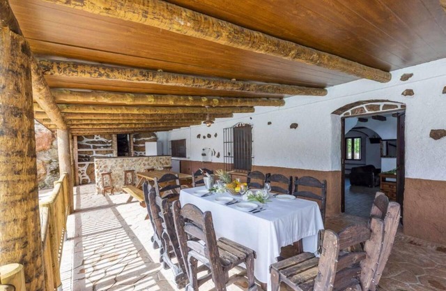 Villa Casa Rural San Miguel accueillant des animaux domestiques avec piscine et Wi-Fi
