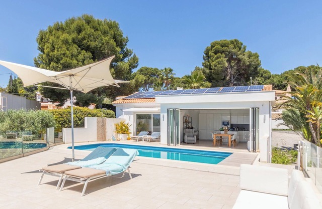 Villa 'Casa Viviana' avec vue sur la mer, piscine, Wi-Fi, balcon, terrasse et jardin