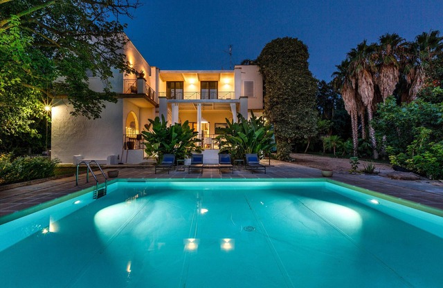 1126 Villa de luxe et design avec piscine près de Gallipoli