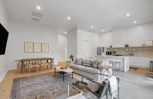Villa Castillo 4 - Immaculate, A/C, spacious villa downtown, walk to everything, Dog ok!