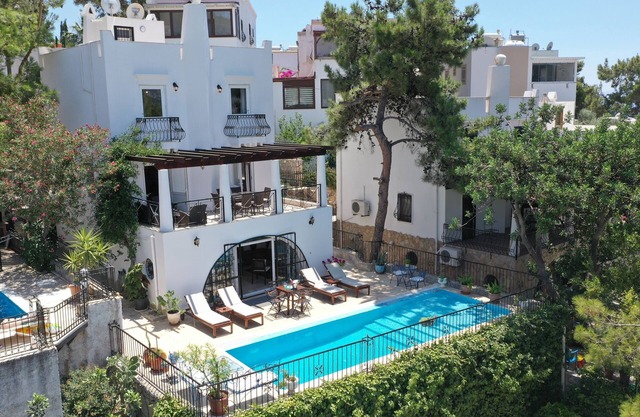 Villa Cem, Private Pool, sleeps 6, Bodrum Turkey