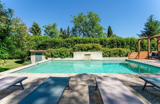 Villa 'Charmante Avec Piscine' with Private Pool, Wi-Fi and Air Conditioning