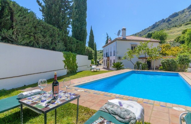 Villa Cipreses de Gaucín by Ruralidays