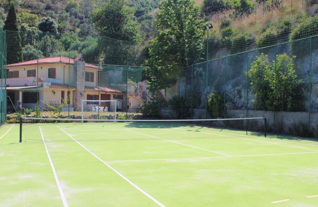 Villa Colle Mare avec piscine et court de tennis privé