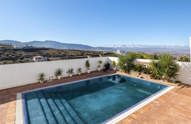 Villa Corasao Luxury 5 Stars, vue sur la montagne, piscine, jacuzzi, Wi-Fi, A/C, terrasses, jardin