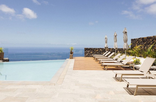 Villa "Cumbre Vieja" avec vue sur la mer, piscine partagée et Wi-Fi.