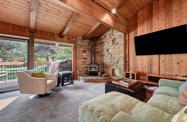 Villa de los Pinos 38- Nice, Centrally Located