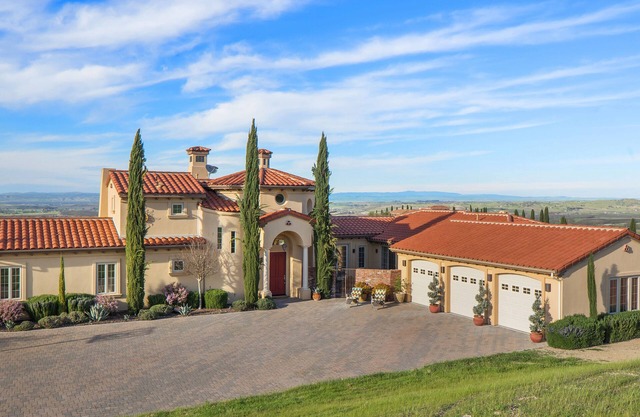 Villa de Lucca - Un domaine viticole et un lieu de mariage