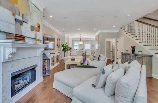 Villa De Luxe Near Forsyth Park w/Private Hot Tub