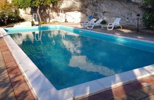 Villa 'Degli Ulivi' with Private Pool, Wi-Fi and Air Conditioning