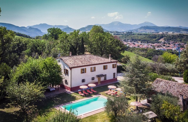 Villa dei Sapori avec piscine dans les collines des Marches, à 45 minutes de la côte Adriatique