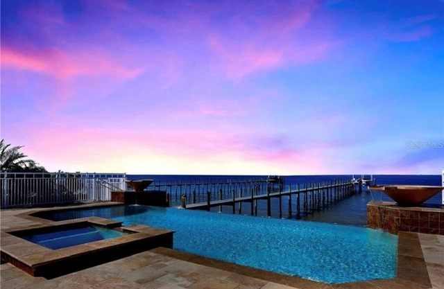 VILLA DEL MAR APOLLO BEACH- MAGNIFIQUE MAISON SUR LA BAIE TAMPA AVEC DES VUES MAGNIFIQUES SUR LA BAIE !!