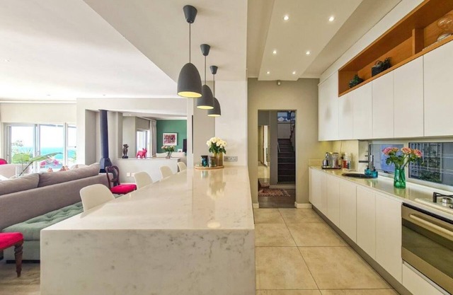 Villa Disdant , Fresnaye , Cape Town