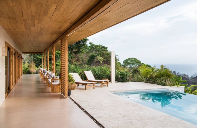Villa Divina - luxury Oceanview villa w/ Infinity pool