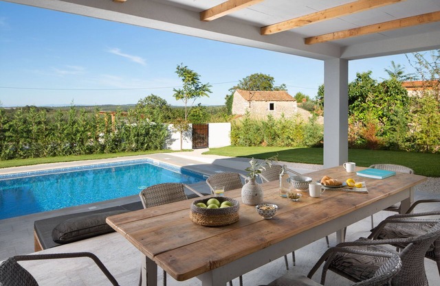 Villa E - Villa moderne avec équipements haut de gamme et piscine