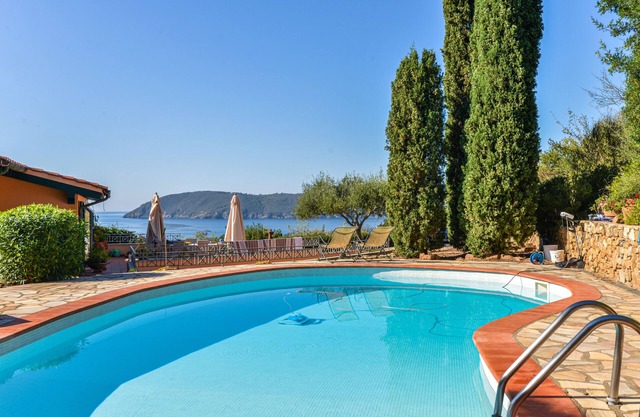 Villa 'Elba Offsite' avec vue sur la mer, Wi-Fi et climatisation