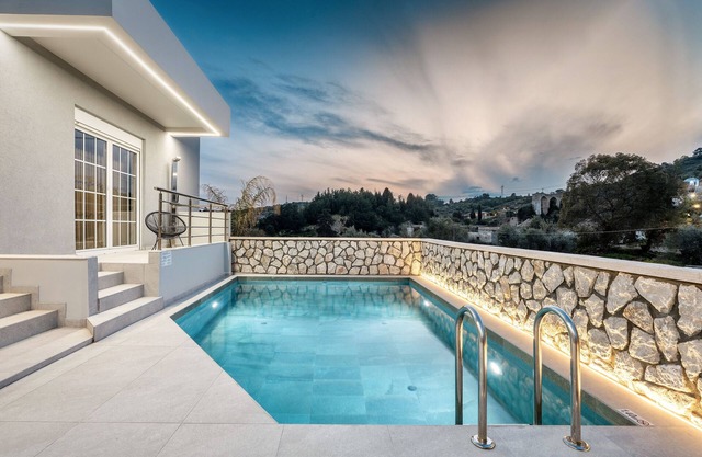 Villa "Eldorado Luxury" avec vue sur les montagnes, piscine privée et Wi-Fi