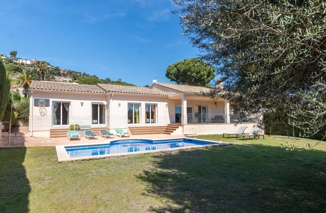 Villa "Elodia" avec jardin, terrasse, piscine et Wi-Fi