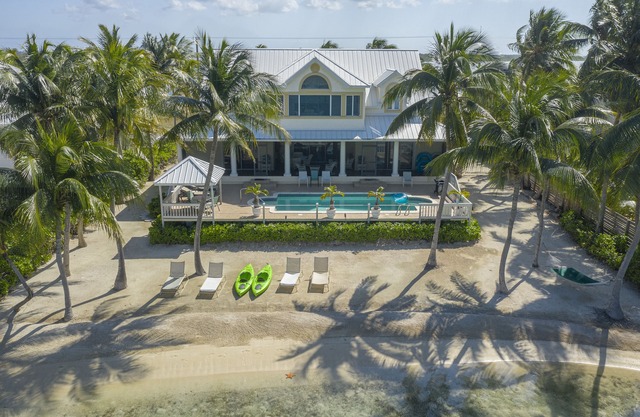 Villa sur la plage priv��e près de Rum Point